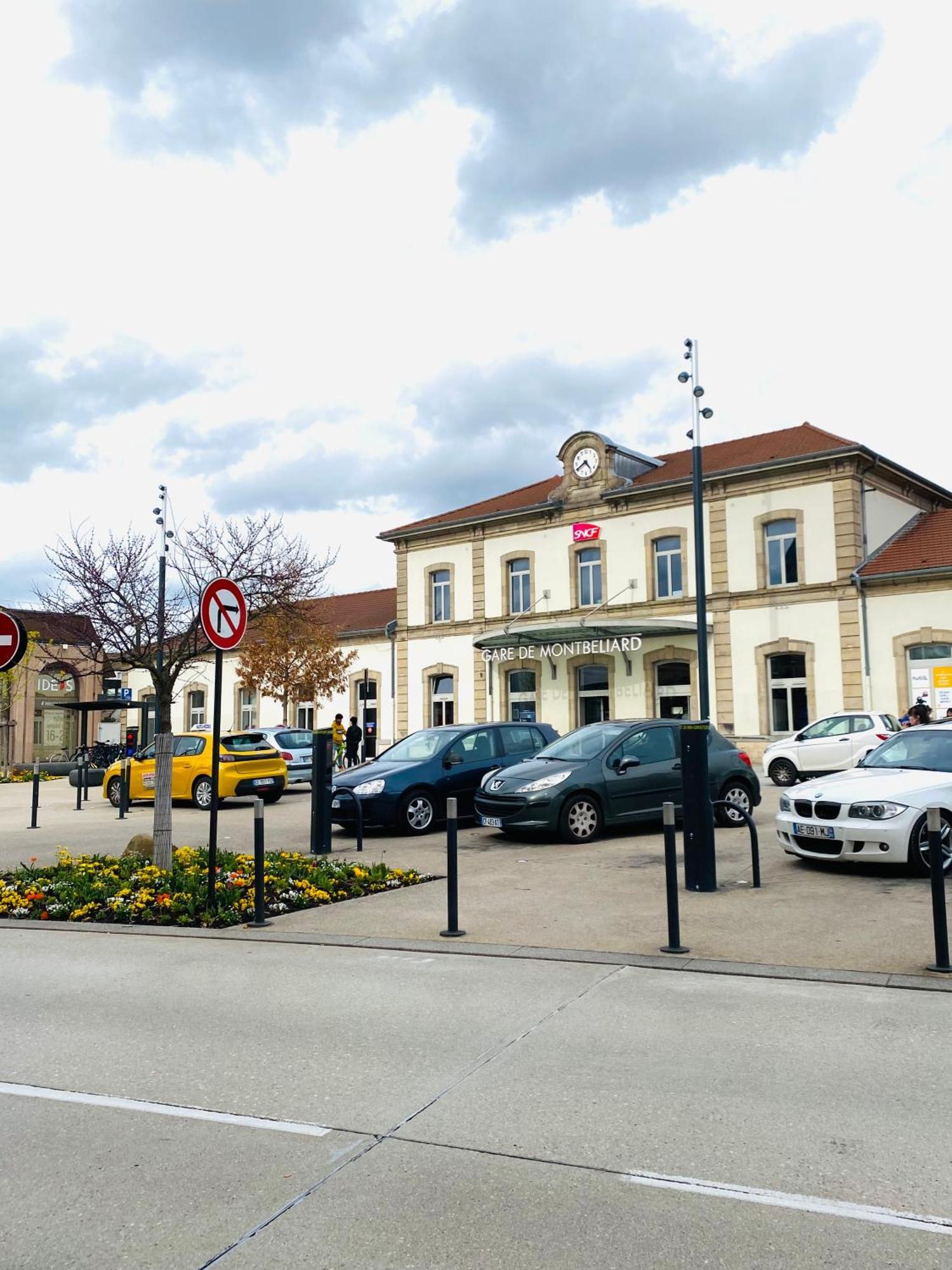 Studio De 30M² Hypercentre Tres Calme Montbeliard Bagian luar foto